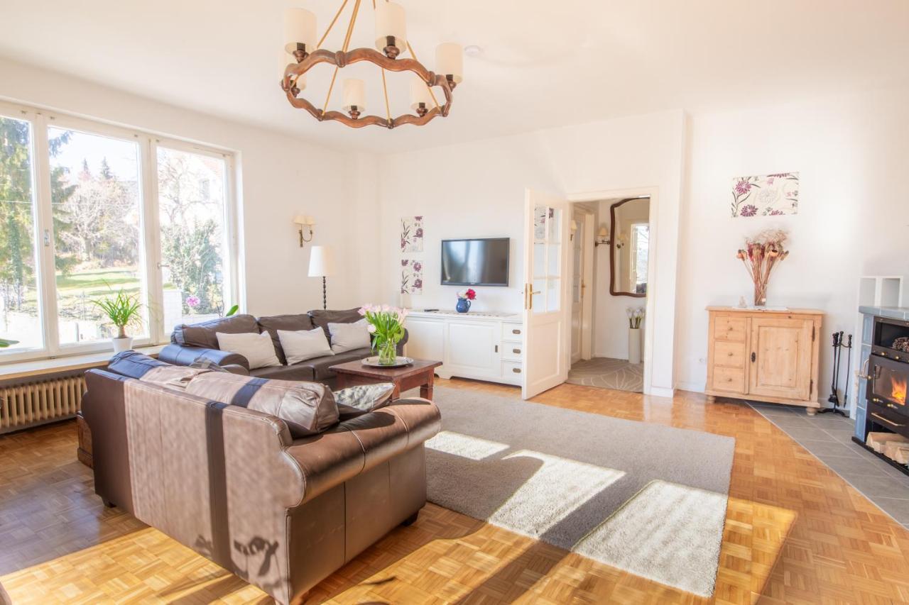 Apartment White *